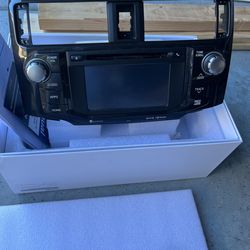 2018 Toyota 4Runner OEM stock radio USED