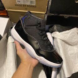 2016 Jordan Space Jam 11s size 9.5 VNDS