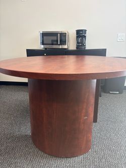 Round Table