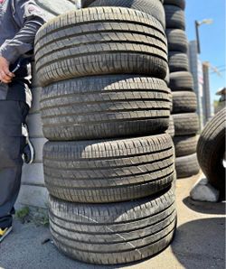 255/40/20 Goodyear Tires con 70% de vida las 4