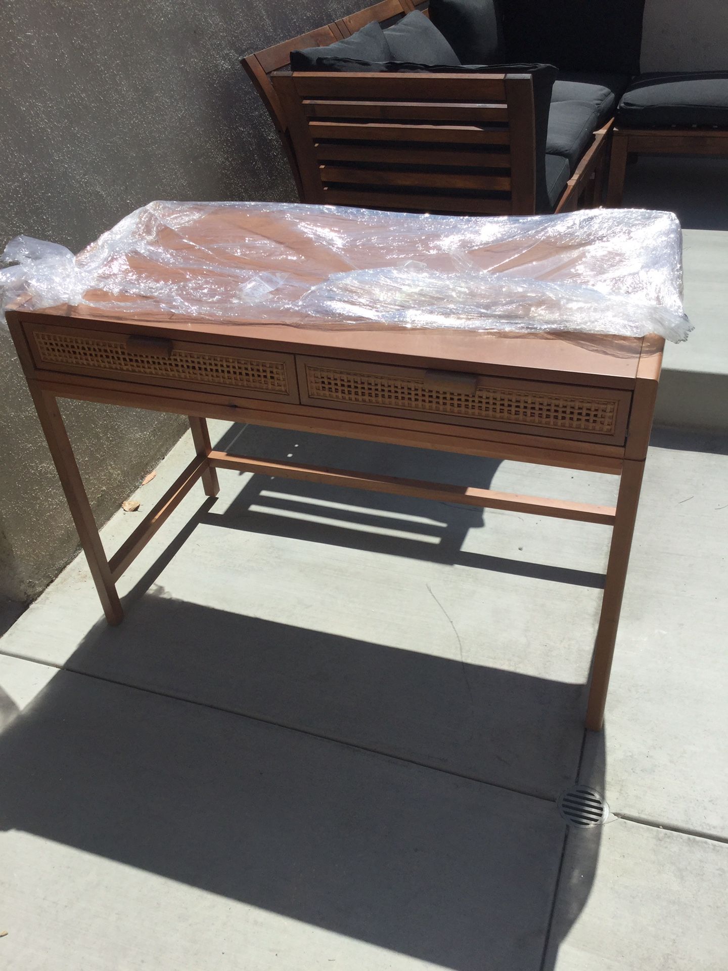 Target Opalhouse Minsmere Writing Desk/Makeup Stand for Sale in Los