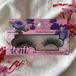 Toni Eyelashes (fluffy crisscross)