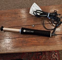 Martino Cartier Tug & Curl Retractable Curling Iron Curling Wand Ceramic Fast Heat Up Very Good Condition Black And Gold