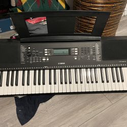 Yamaha PSRE373 Piano