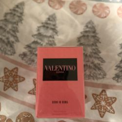 Valentino Donna Born in Roma