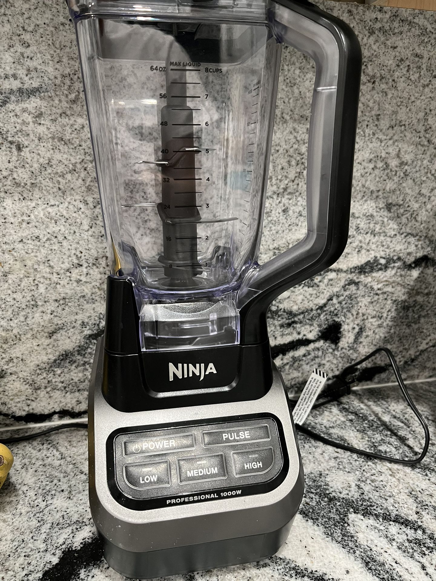 Ninja BL610 Professional 72 Oz Countertop Blender with 1000-Watt