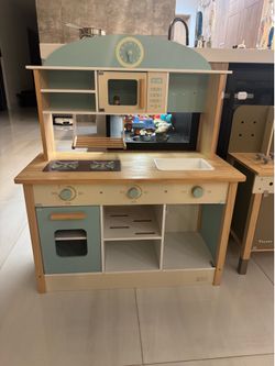 Kids kitchen donation