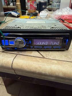 Alpine BT CD player Car Stereo CDE 153BT