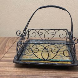 Decorative wire basket with ceramic base