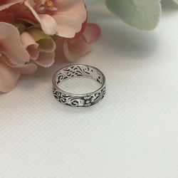 Flower Leaves Eternity Band | Size 8