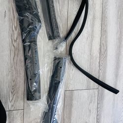 Brand New Tesla Model Y Front Hood Weather Strip & Water Barrier 2021–2025  📍 Pickup: S. Durango / 215, near IKEA – Las Vegas  Brand new, never insta