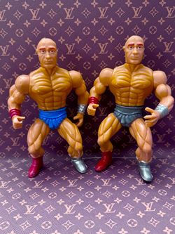 Lot of 2 Wrestling Action Figures 5 in Plastic Tan Blue Gray Red Silver