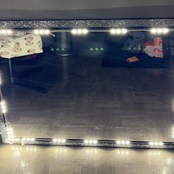 Glam Vanity Mirror NEED GONE!!!!