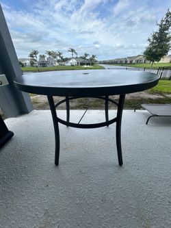 Outdoor table metal 48 round 37 high