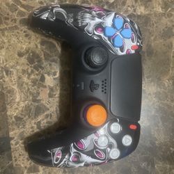 For the PS5: You can also make your own Scuf controller - Aimcontrollers