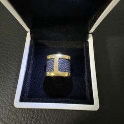 Vintage ITALIAN ITAOR BEAUTIFUL STERLING & GOLD OVERLAY RING WITH SPARKLY BLACK CRYSTAL  In good condition  Size 6