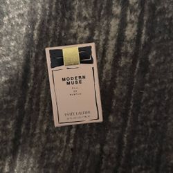 Estée lauder perfume 