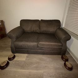 Loveseat / 2seater Couch