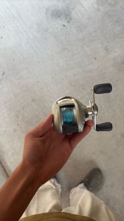 Fishing bait caster