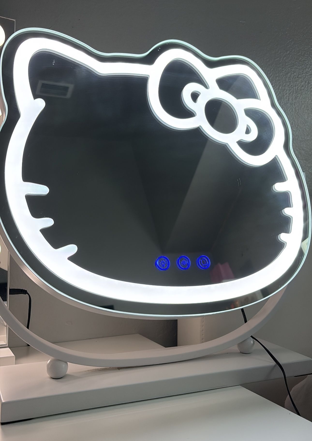 Hello Kitty Mirror