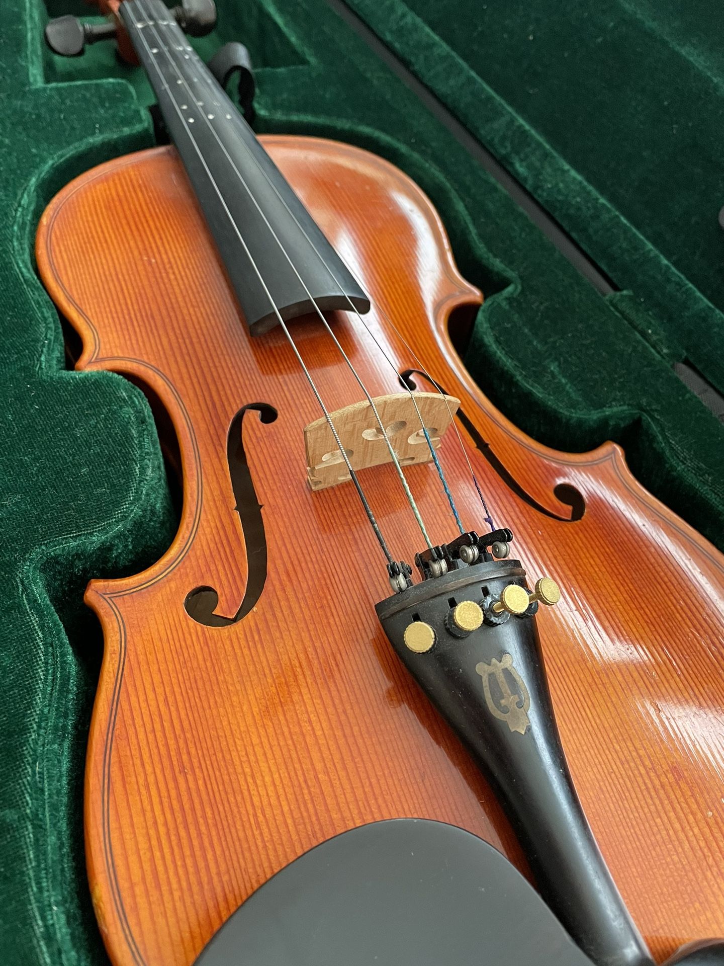 1/2 Violin includes Case 