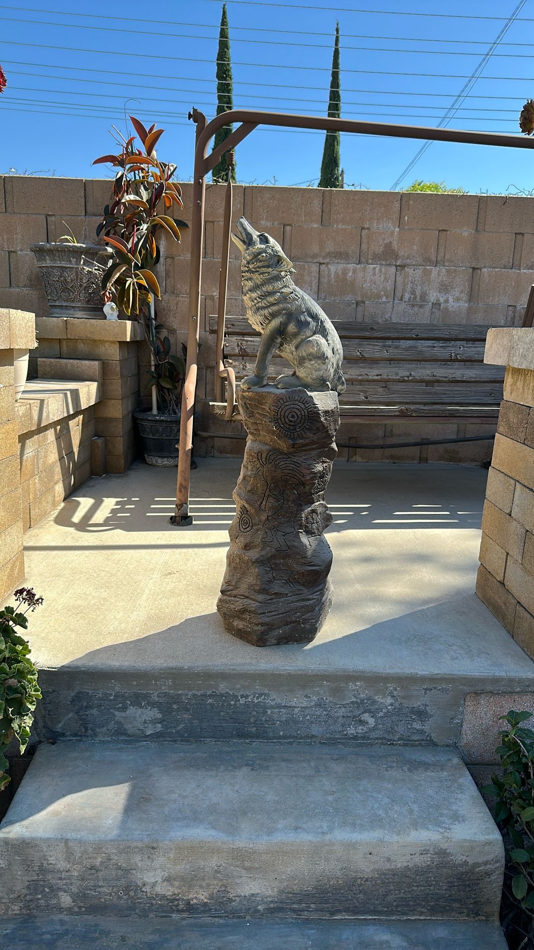 Wolf statue