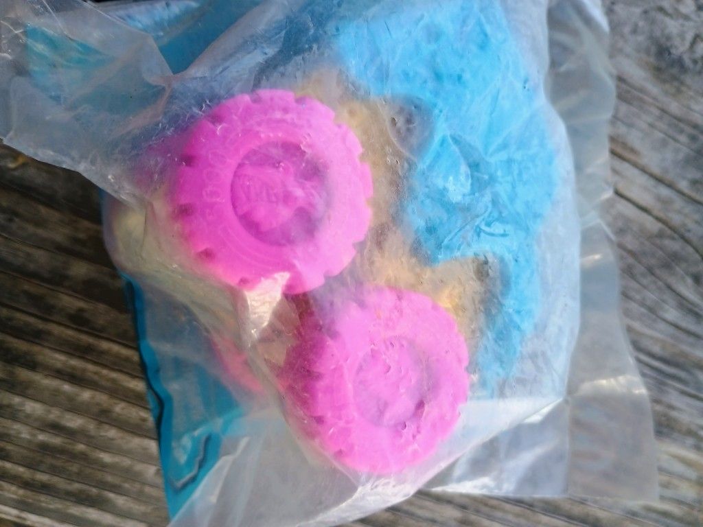 Mega Wheels Wendy's Kid's Meal Toy, 1995 Blue, Yellow & Pink Wheels NIP