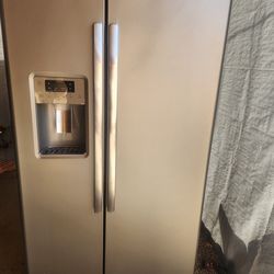 refrigerator GE 2door counter depht color charcol