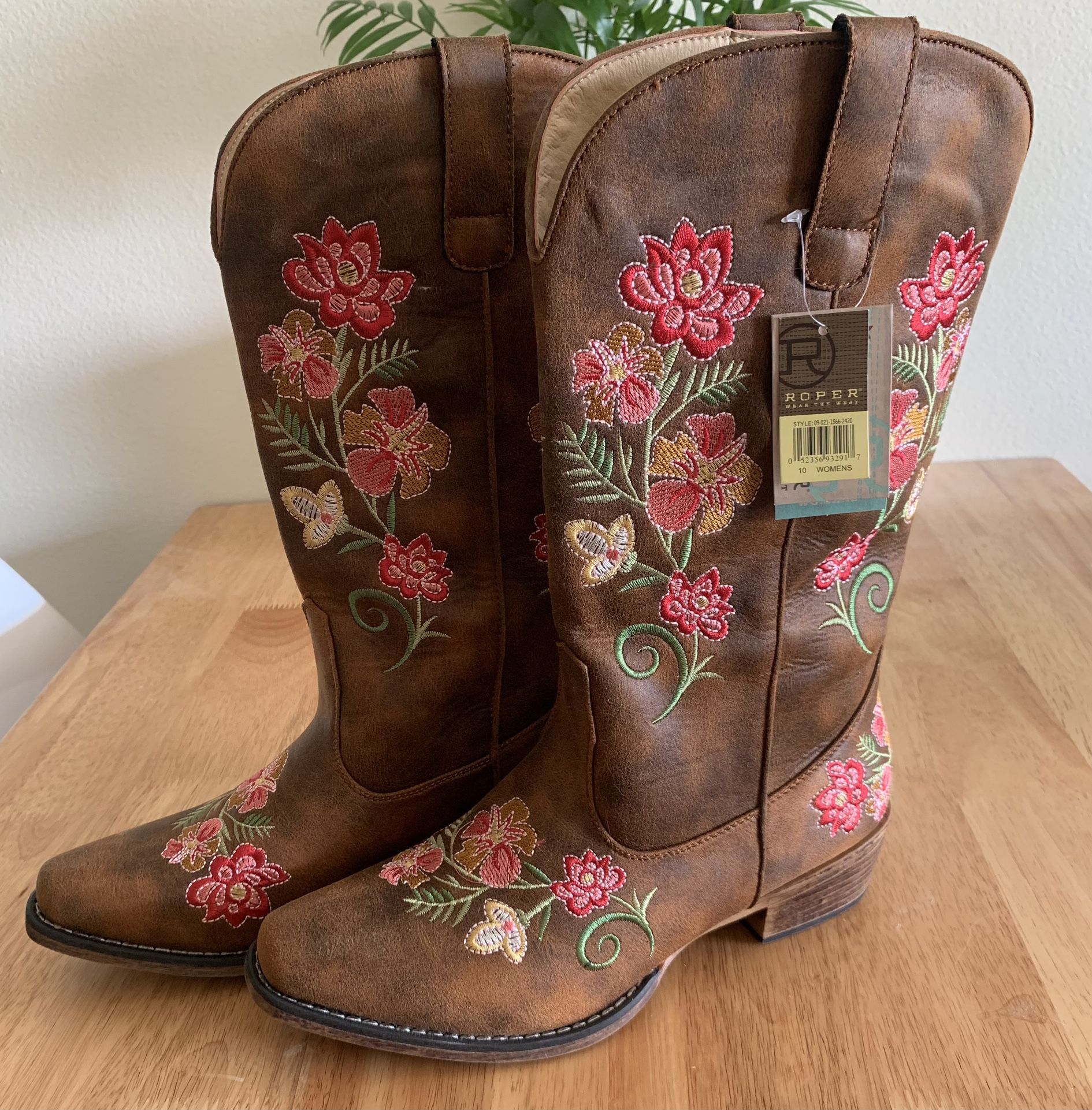 Brand New Women's Tan Floral Country Boots Size 10