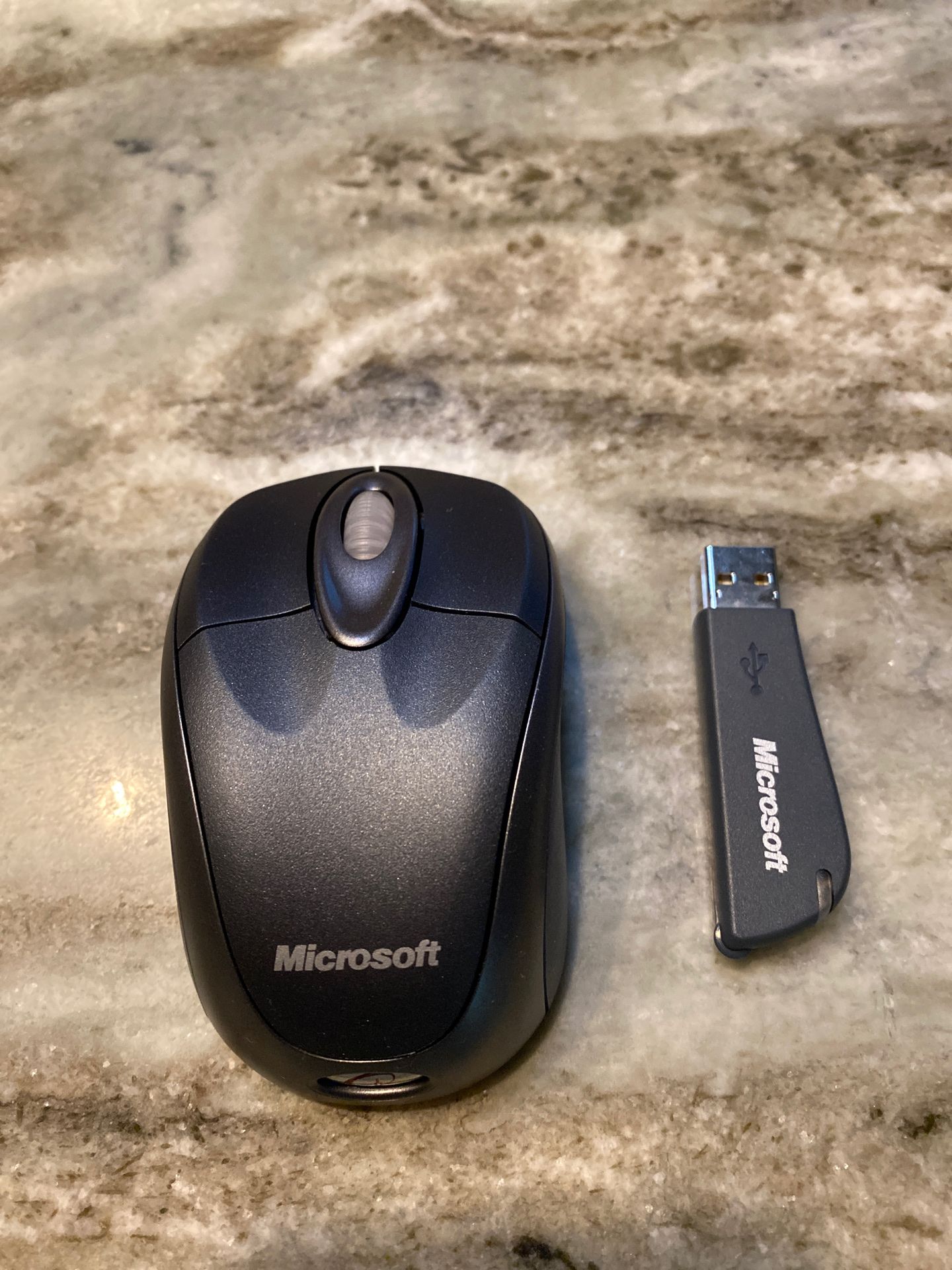 Wireless mouse. Microsoft with usb. New !!