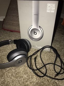 Special Edition Space Gray Beats Solo 2 Wireless