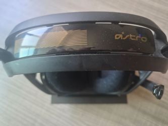 Astro headset w stand