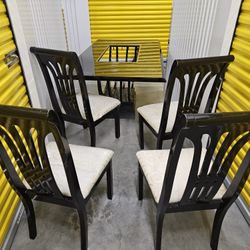 Table With 4 Chairs Needs Glass Make Offer