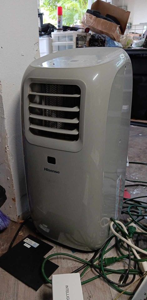 Like New Hisense Air Conditioner