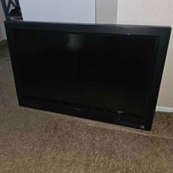 Perfect Condition HD TV w/ Roku And Mount