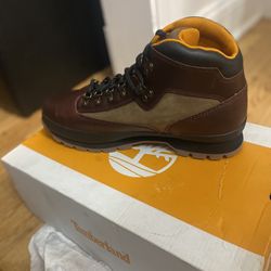 9.5 Timberland Boots 