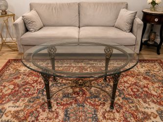 Elegant Oval Glass Coffee Table – Metal Base – Excellent Condition