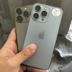 iPhone 13 Pro 256 GB Unlocked & Paid Off Fully