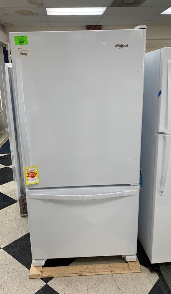 WHIRLPOOL WRB322DMBW REFRIGERATOR for Sale in San Antonio, TX OfferUp