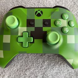Minecraft Creeper controller for Xbox One