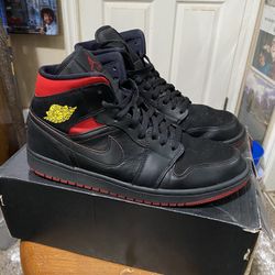 Jordan 1 Mid Last Shot Size 11