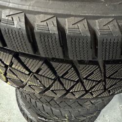Bridgestone Blizzak 285 / 45 R 22 “Tires Only”