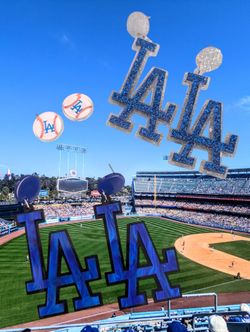DODGERS ACRYLIC EARRINGS