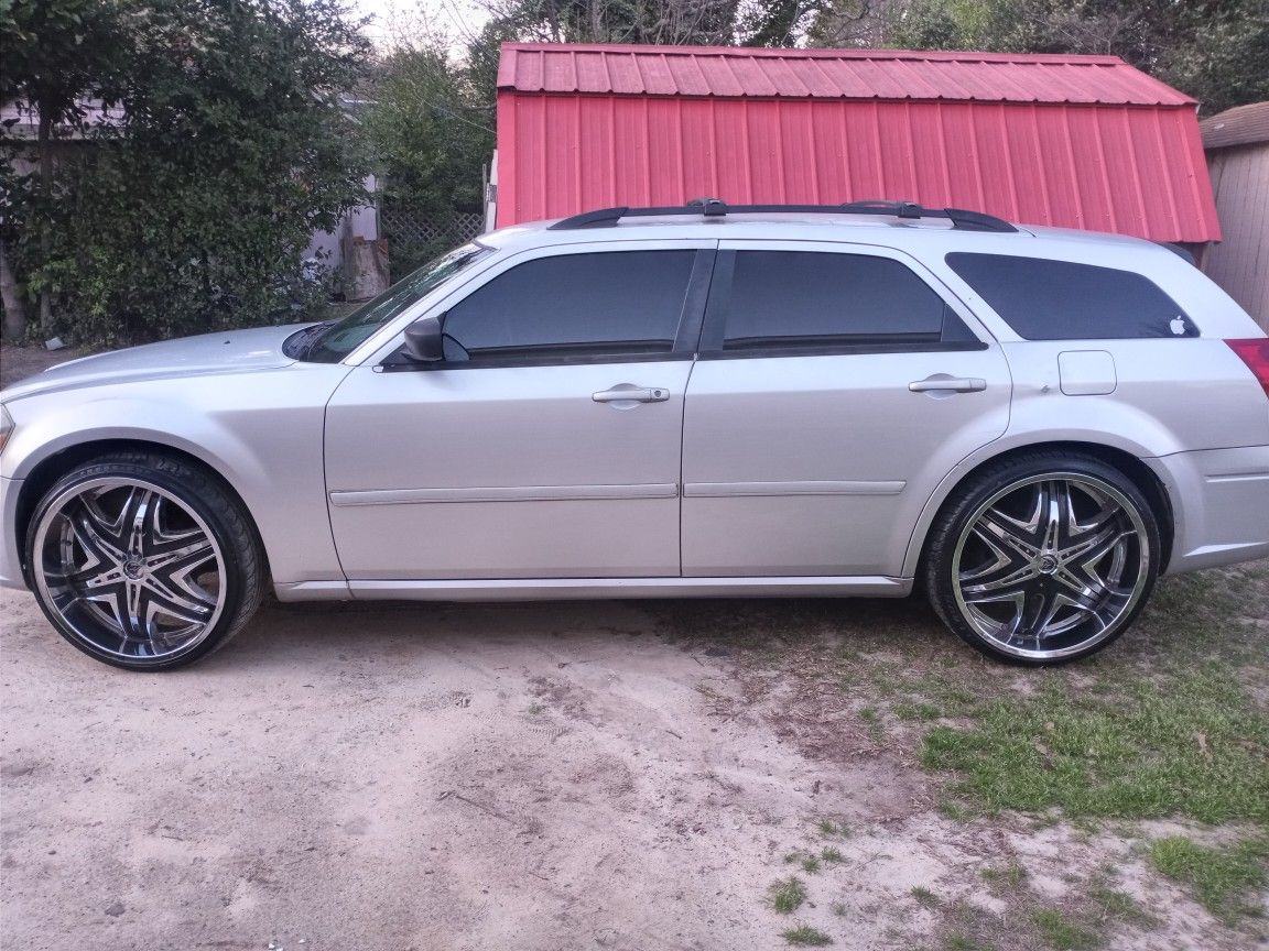 2005 Dodge Magnum