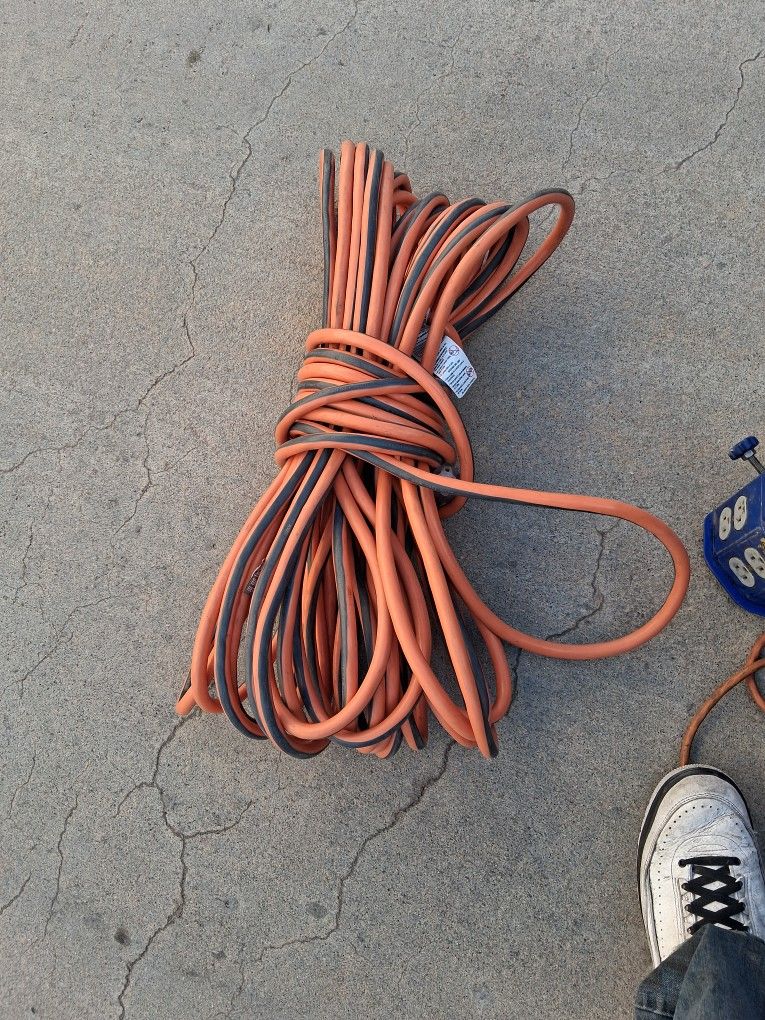 6 Guage 100 Ft Extension Cord