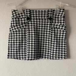 Forever 21, Women’s Black & White Houndstooth Print Fake Pockets  Skirt, Size L