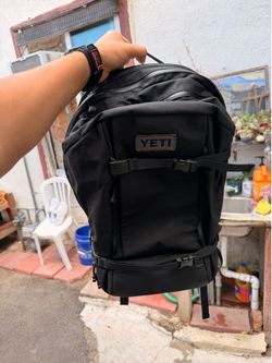 Yeti Crossroads 27L backpack