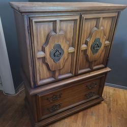 Dresser