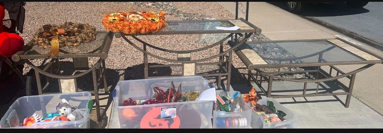 End table coffee table and decorative table. Ashley furniture good condition