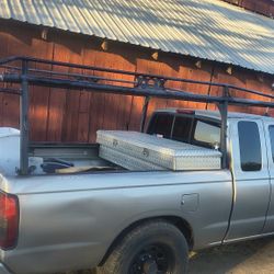 Racas Tool Box And Estereo No Tha Truck 